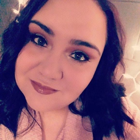 Meet your Posher, Jessica - Picture 1 of 1